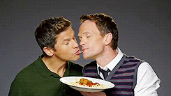 matchingvnecks:  Neil Patrick Harris and David Burtka reenact the spaghetti scene from Lady and the Tramp 