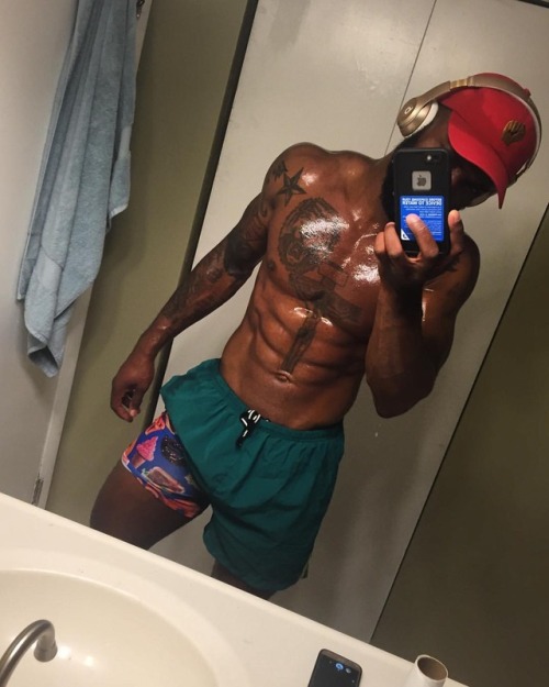 iamlamonte:  S U N K I S S E D 🌞💪🏾🏃🍫   #fitness #fitnessaddict #fitnessmotivation #instafitness #fitnessjourney #igfitness #fitnessfreak #fitnesslifestyle #fitnessgear #instagramfitness #fitnesslife #fitnessinspiration #healthandfitness