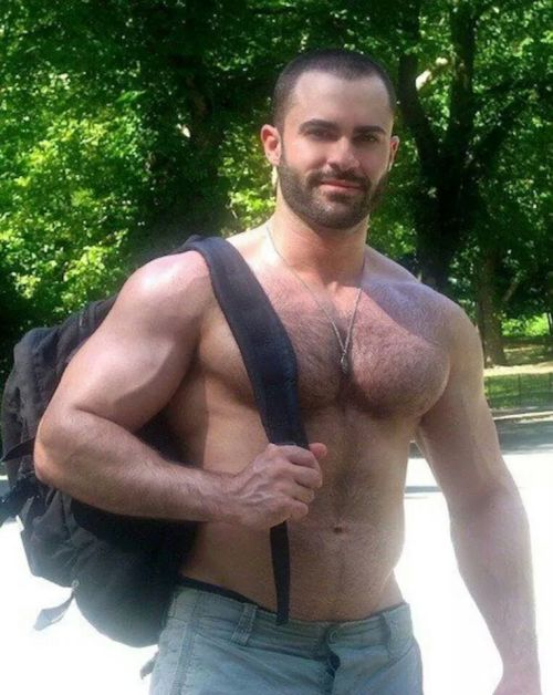 furrypty:A blog to indulge your senses with the beauty of the male shapes.The blog – http://furrypty