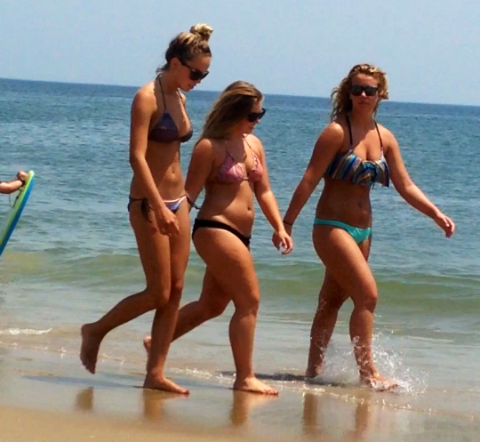 bandcampkid:  These 3 #trouble #beach #bikini #thick #datass❤️