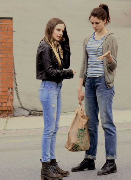 stavo-acosta:   Emily Meade and Margaret Qualley on the set of The Leftovers (May
