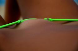 tigerrrsharrrk:  Now That’s What I Call A Bikini Bridge!! Neon Green Wicked Weasel 457 Microkini Bottom.