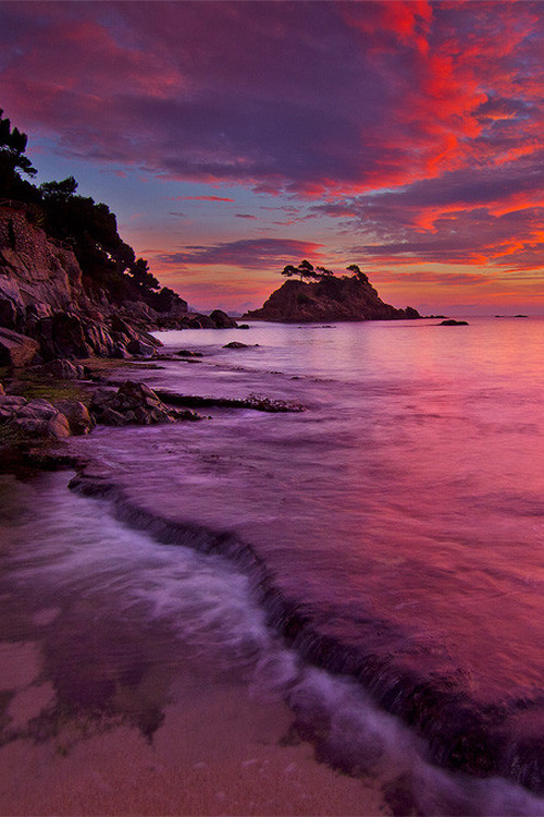 sundxwn:  Sunrise stormy by Joan Mercader Illera 