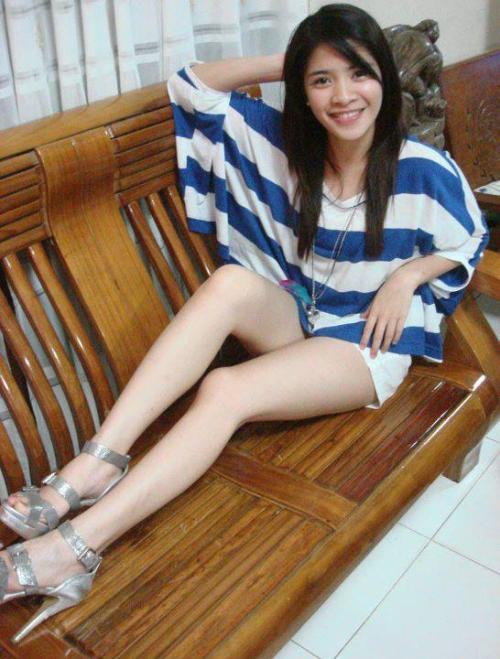 piaddicts:  philippinesaddicts:  Hot Filipina babe in high heels wearing white shorts and a striped shirt Free exclusive Asian beauties from throughout the Orient updated daily!  Watch and chat with sexy Filipino girl lbfms getting naked naughty and horny