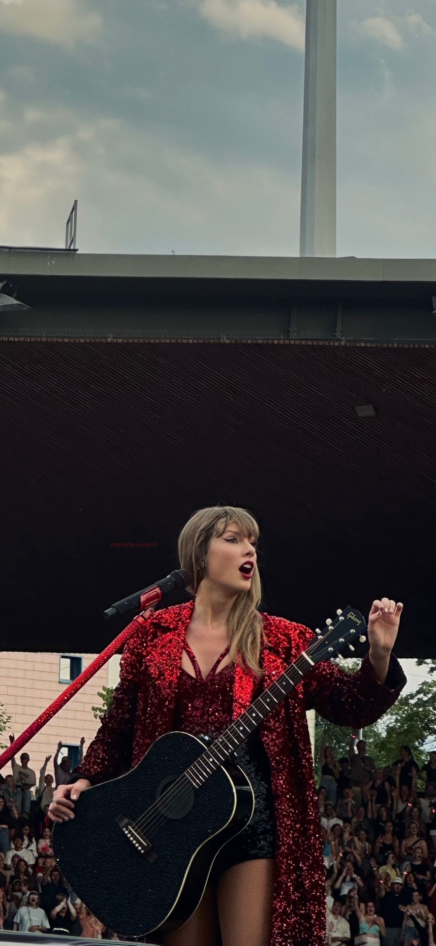Celebrating #RedTaylorsVersion Season By Sharing My Favorite Pictures From The Red Set