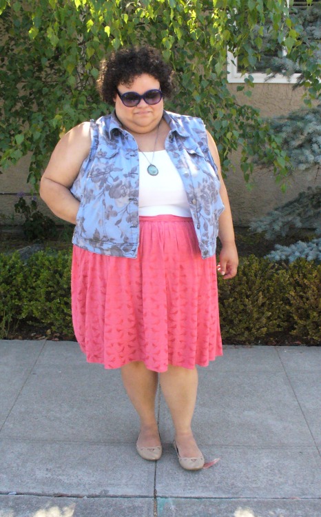 fortysixjay:
“ Hella trendy, last day of school, getting buzzed with teachers at the staff party ootd.
Skirt - New Look (size 28), cami and vest - Walmart (4x), shoes - Kmart, necklace - Lane Bryant
”