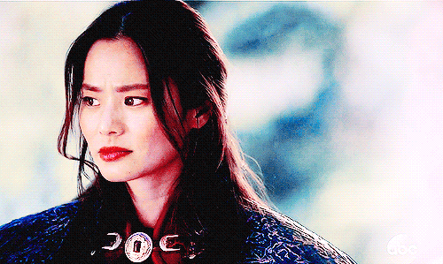 temptations-girl:Mulan in 5.09 - The Bear King