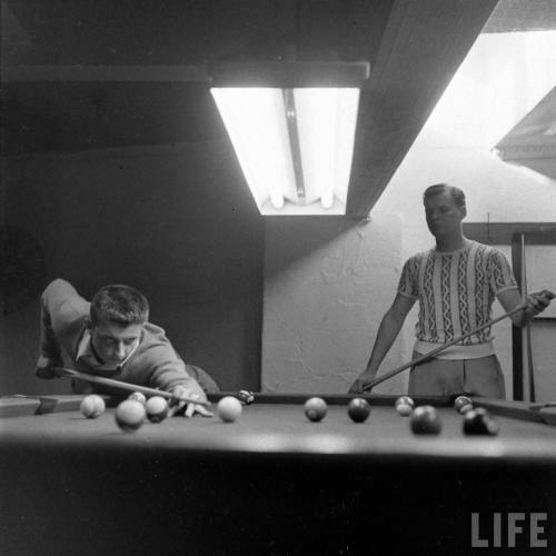 Playing pool at OSU(George Skadding. 1949)