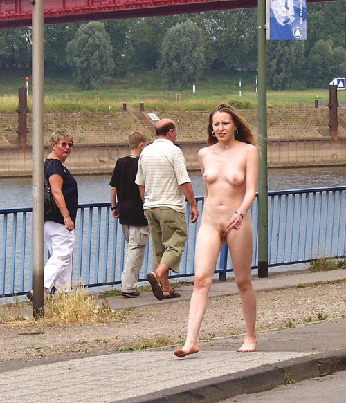 Porn Pics arturotik:Naturists out in public
