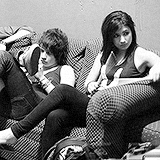 bossnhug:  rockin’ friendships →  jess bowen & stephen gomez