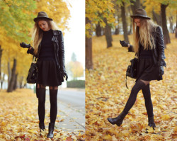 fashion-tights:  Black hole sun (by Margarita