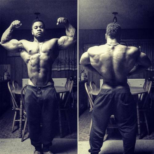 musclemartini:  twotontwentyone:  musclemartini:  A couple shots this night before the graveyard shift  That fuckin v taper on the lat spread tho. 😳  Thanks bro. I messed up on my front double tho 