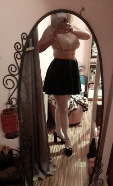 nameless-doll:One of Master&rsquo;s favourite outfits