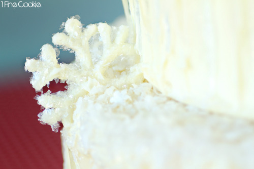 Winter wonderland snow angel cake. Complete with snowflakes, snowballs, icicles, and snow angels.Hol