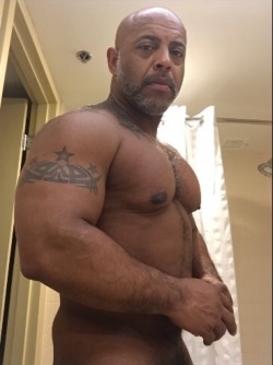 thickbeefyblackmen: homiesituations:  tmckenzie85: