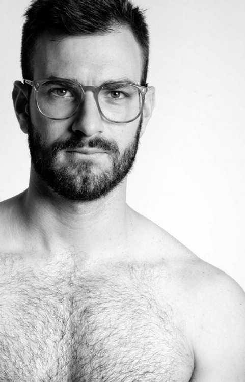 officialguysidfuck:  A face I could fuck #guysidfuck