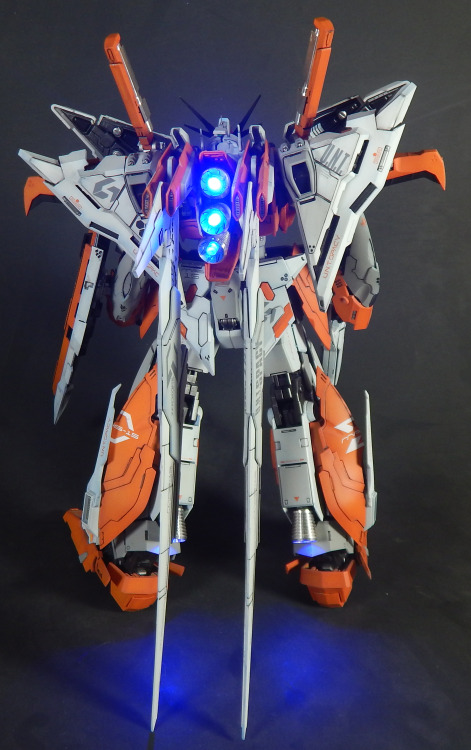 justiniusbuilds:  1/100 Mechanicore Zerstore (Xi) Gundam (helios Custom) by JustiniusBuilds