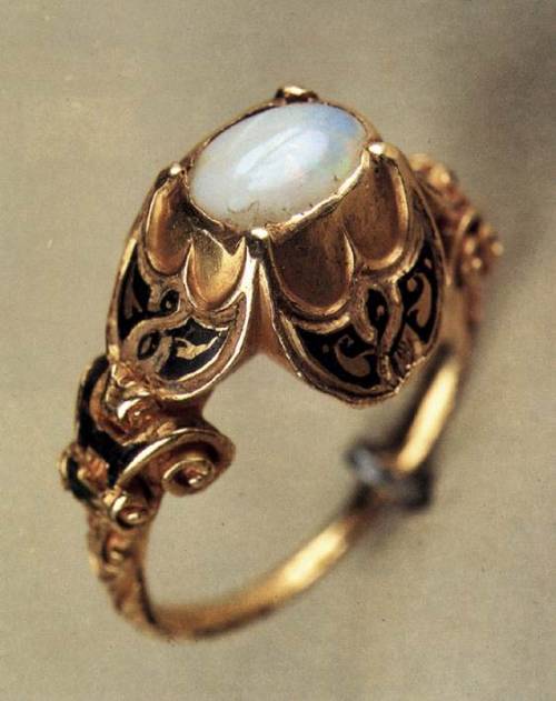 renaissance-art: sixteenth century gold and opal ring