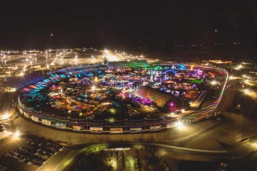 jeycrtz:  edm-saved–my-life:  I want to go back 😭😫😭😫😭😫