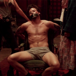 malecelebunderwear:  hotmengifs:François Arnaud in the pilot of Midnight, Texas. the bounce in the second gif tho