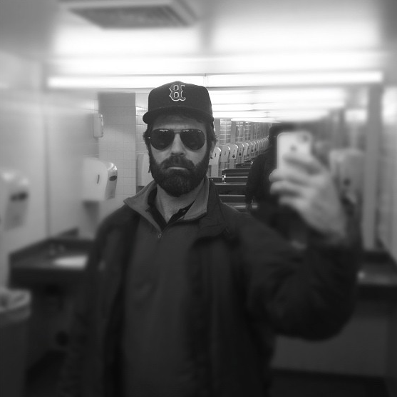 thewidowhowlapp:  rob delaney: hottest of hot dads/king of the mirror selfie 