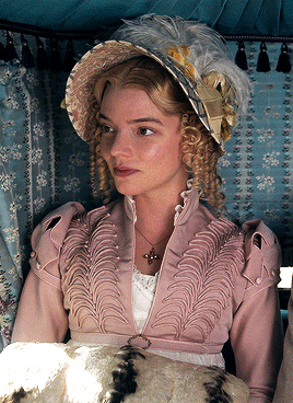 fallenvictory:  “Several designs, such as Emma’s pale pink spencer jacket, are