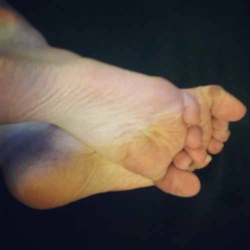 #scrunch #soles #barefoot #feet #footfetish