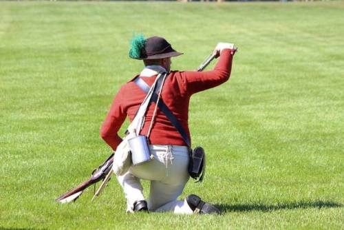 bantarleton:British light infantrymen as they would have appeared during the American Revolution. No