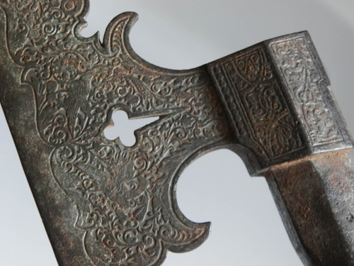 effervescentaardvark: thefallingtower: novemberkind: Heavy and marvellously ornamented axe I found i