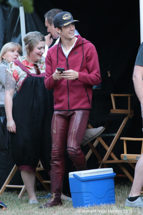 boyzoo:  Grant Gustin on set of “The Flash” (x)