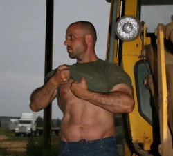 Ripped tradie. porn pictures