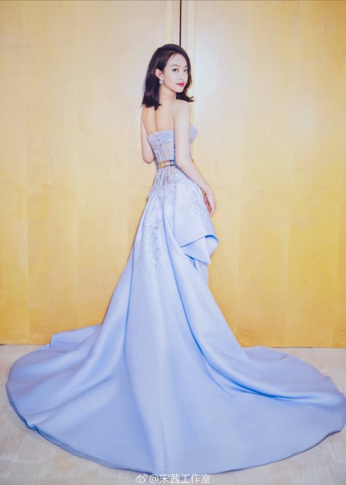 forsongqian:Sina weibo night 170116 © Studio weibo update