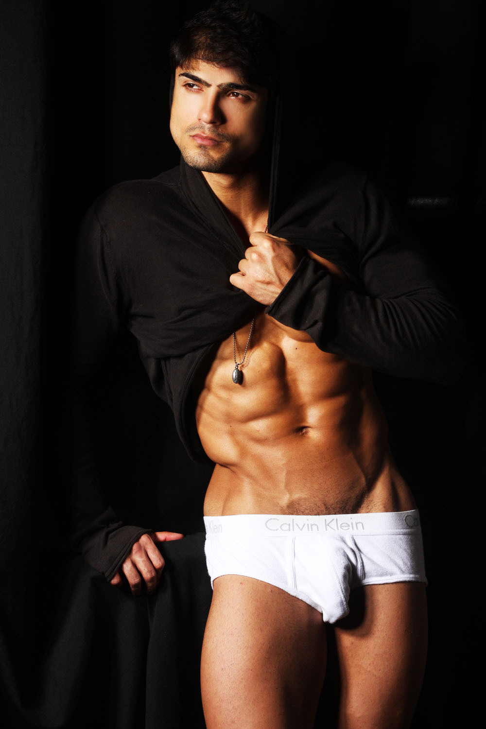 brazilianmalemodel:    Brazilian model Juninho Fernandes is photographed by Binho