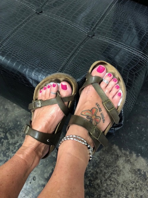 loann777: Keep n’ those toes Suckable