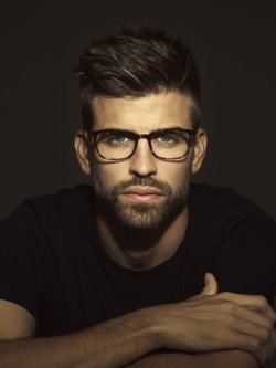 maleviews:  Gerard Piqué