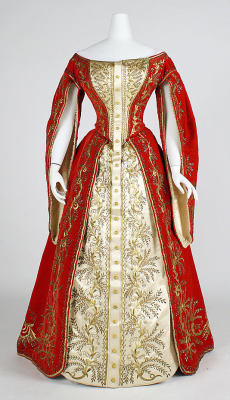 Fashionsfromhistory:  Court Dress C.1900 Russia Met 