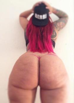 poundtheround:  bigdawg224:  Miss Berri  Pound The Round - A blog for the dedicated.. addicted.. &amp; totally obsessed booty loving fiends worldwide. You can find and follow Pound The Round @ http://poundtheround.tumblr.com/