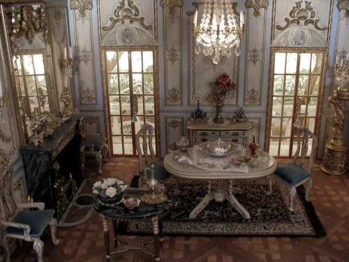 seaymph:Baroque dollhouse.> By Manuela.