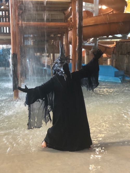 amnesiacowl: Witch King on vacation at ColossalCon! With thanks to @ahsokatweeto for pics and @cowbu