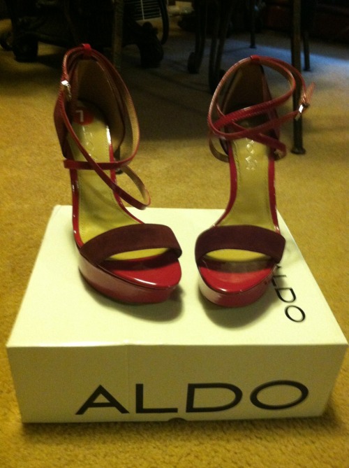 Claude sent me another pair of super effing gorgeous Aldo high heels &lt;3 He has awesome taste 