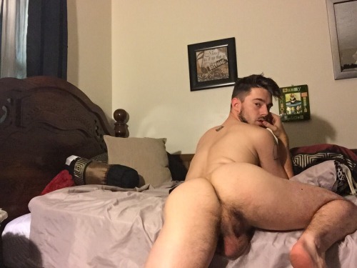 blovedson:  awesomemenlovingguy:I love his porn pictures