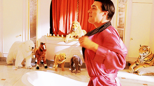 tgrade5:  Finn Wittrock, in AHS. 