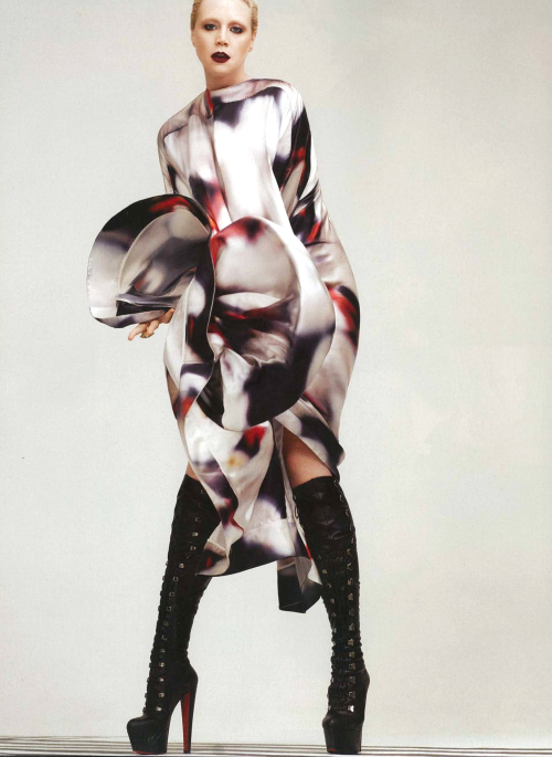 captain-cheesecake:qkachoo:thronescastdaily:Gwendoline Christie Photographed for Rollercoaster Magaz