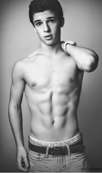 givemerosekisses:  Too much sexiness in one picture