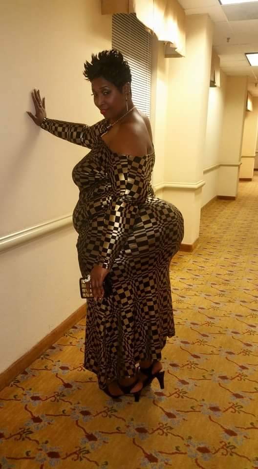 blacksupersizedasses:  Bubble Butt