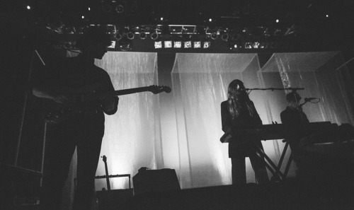 fourwingdinosaurr:  Beach House by Chris Jesse Juarez  