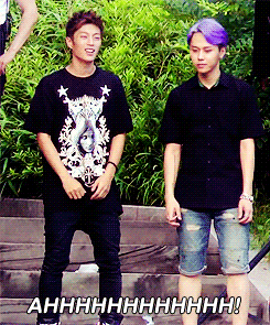 izkpopbiatch:  How Doojoon copies their fangirls 