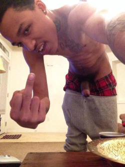 nudeselfshots-blackmen:  myxxxohxxxmyxxx: