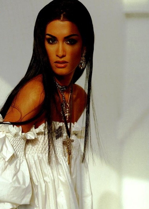 Vogue Italia March 1991 - Yasmeen Ghauri by Walter Chin