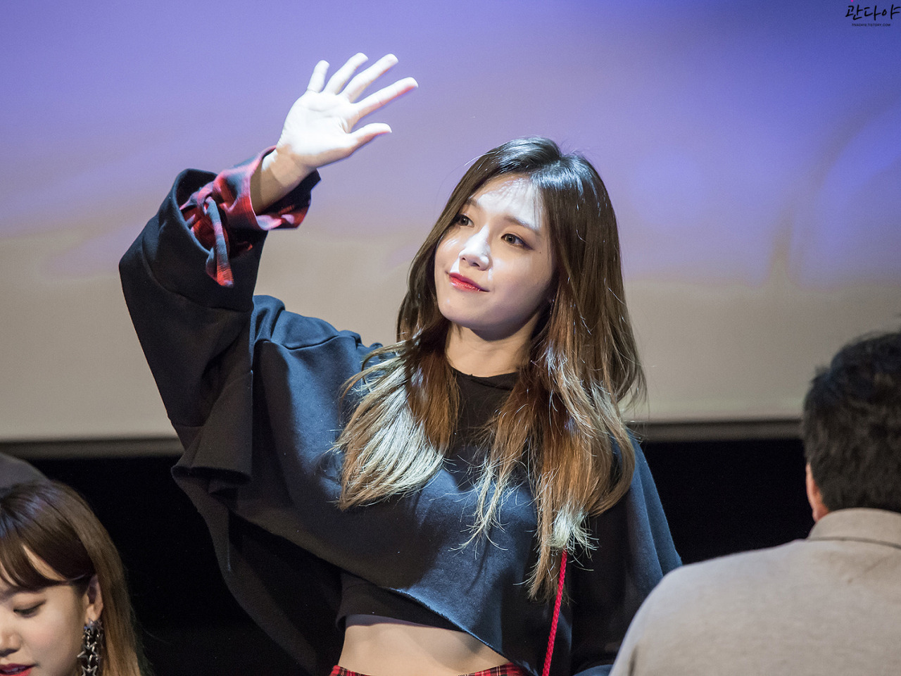 mollayos:    관다야 ♡ do not edit!   